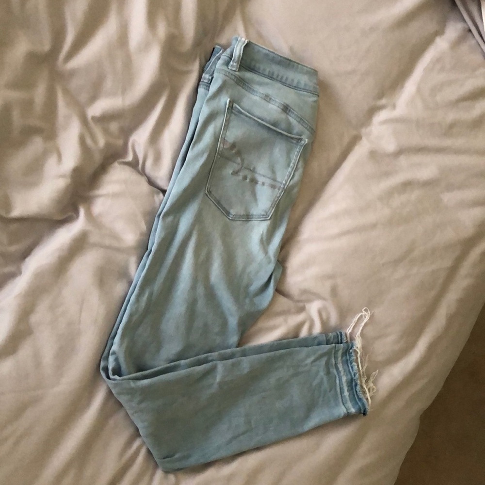 American eagle distressed skinny jeans. Size 8.
